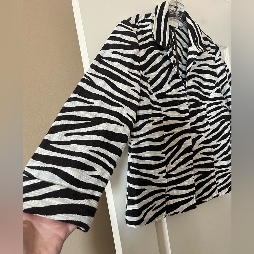 Chico's Black and White Zebra Blazer with Hook Closures Women’s Size Medium - Picture 2 of 11